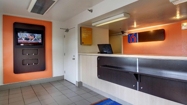 Motel 6-Des Moines, IA - North image 5